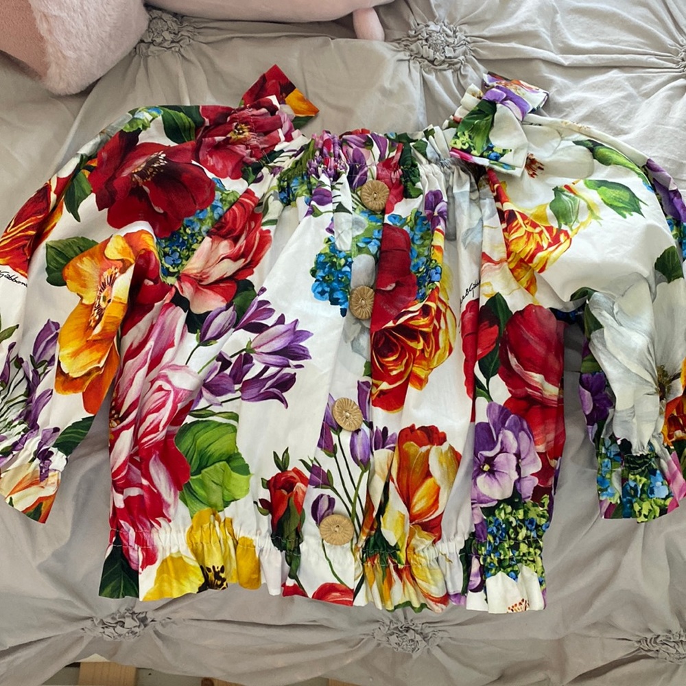 Dolce and Gabbana girls top 9/10